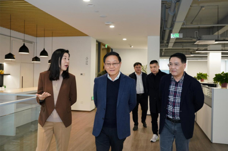 省住建廳原副廳長(zhǎng)、國(guó)際綠建聯(lián)盟執(zhí)行主席、江蘇省人民政府參事室特聘專家劉大威一行蒞臨城發(fā)設(shè)計(jì)考察指導(dǎo)
